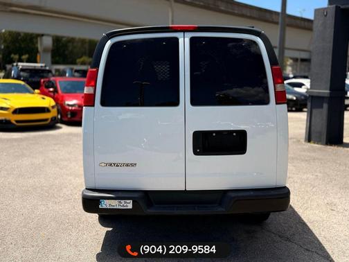 Summit White 2017 Chevrolet Express 2500 LS