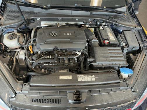 2015 Volkswagen Golf GTI 2.0T SE 4-Door