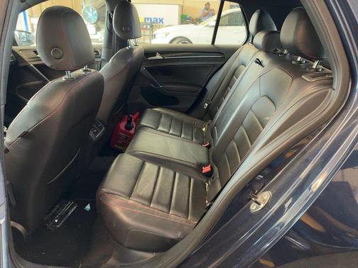 2015 Volkswagen Golf GTI 2.0T SE 4-Door