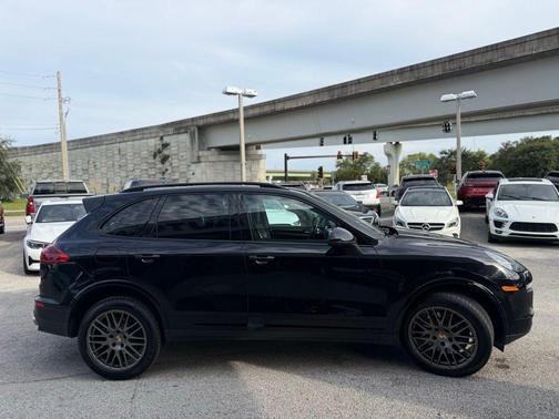 2017 Porsche Cayenne Platinum Edition