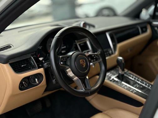 2017 Porsche Macan S