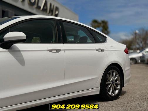 Oxford White 2017 Ford Fusion SE