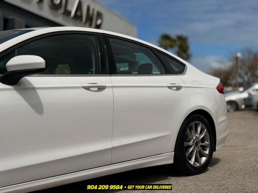 Oxford White 2017 Ford Fusion SE
