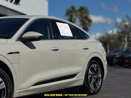 Siam Beige Metallic 2022 Audi e-tron Sportback S line Prestige