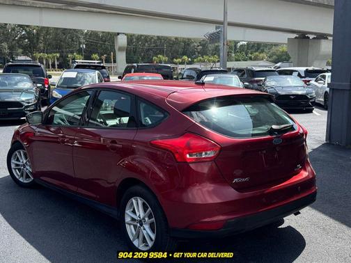Red 2015 Ford Focus SE
