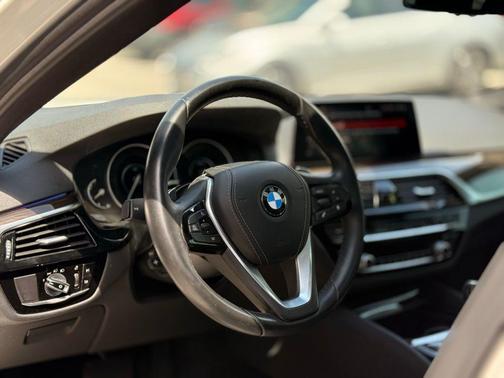 2019 BMW 530e iPerformance