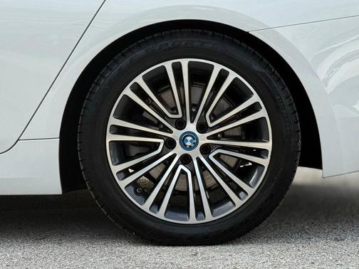 2019 BMW 530e iPerformance