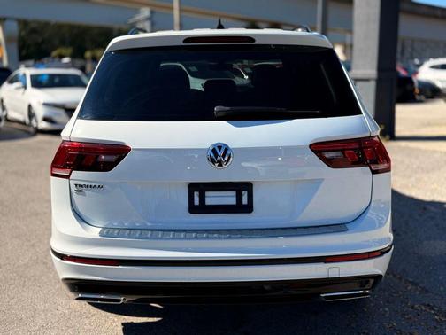 2021 Volkswagen Tiguan 2.0T SE R-Line Black