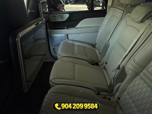 Green 2019 Lincoln Navigator L Black Label