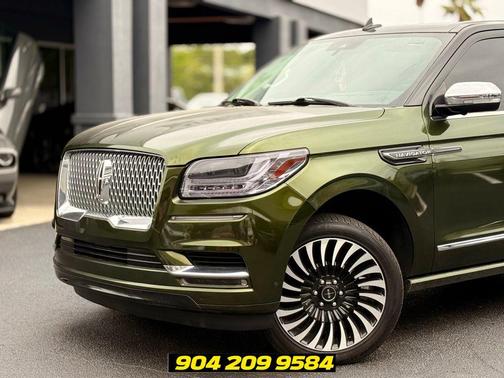 Green 2019 Lincoln Navigator L Black Label