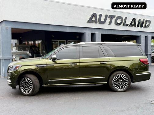 Green 2019 Lincoln Navigator L Black Label
