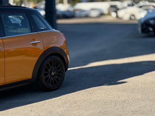 2017 MINI Hardtop Cooper