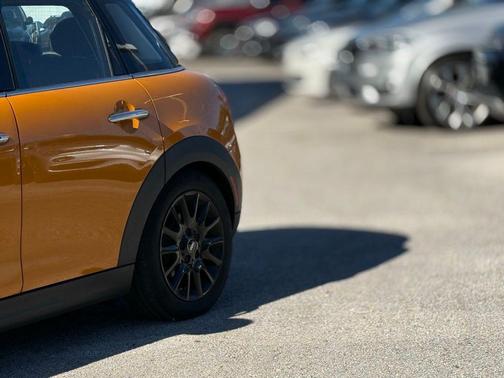 2017 MINI Hardtop Cooper