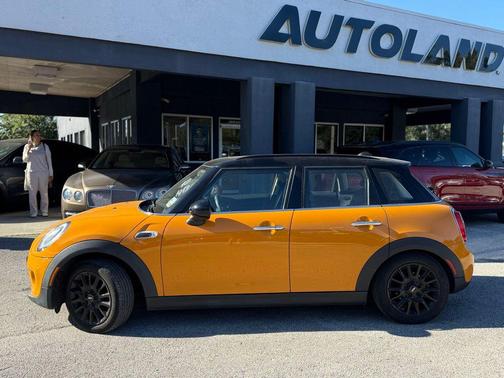 2017 MINI Hardtop Cooper