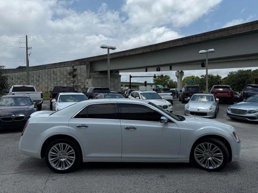 2014 Chrysler 300C Base