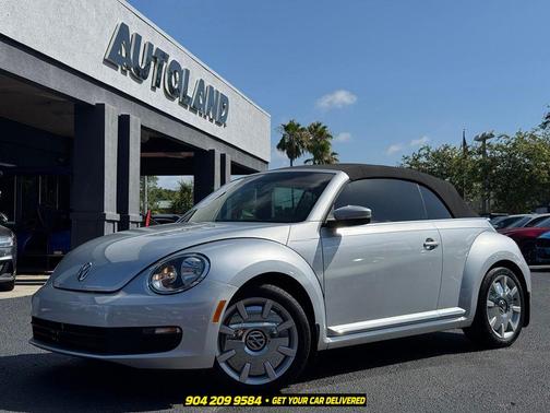 Reflex Silver Metallic/Black Roof 2015 Volkswagen Beetle 1.8T