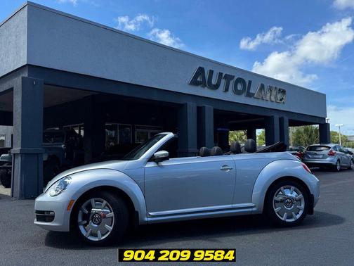 Reflex Silver Metallic/Black Roof 2015 Volkswagen Beetle 1.8T