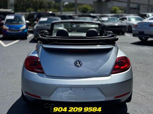 Reflex Silver Metallic/Black Roof 2015 Volkswagen Beetle 1.8T