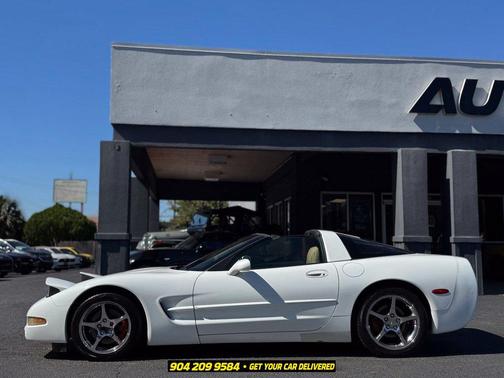 Arctic White 2000 Chevrolet Corvette Base