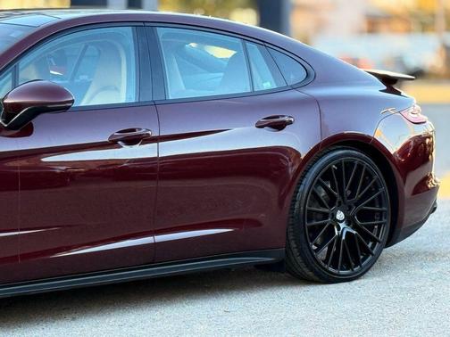 2020 Porsche Panamera 4