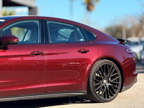 2020 Porsche Panamera 4
