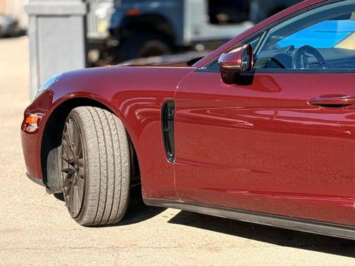 2020 Porsche Panamera 4