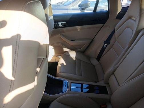 2020 Porsche Panamera 4