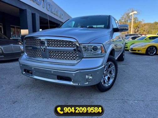 Bright Silver Metallic Clearcoat 2017 RAM 1500 Laramie