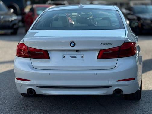 2019 BMW 530 530i