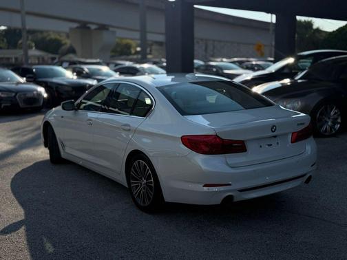2019 BMW 530 530i