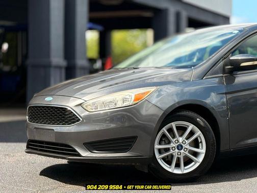 Magnetic Metallic 2017 Ford Focus SE