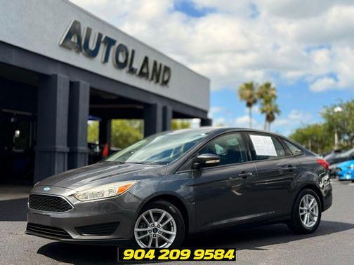 Magnetic Metallic 2017 Ford Focus SE