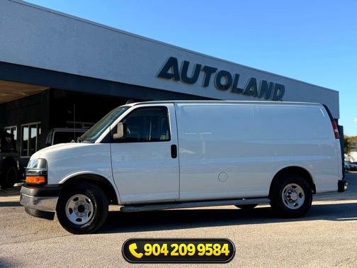 Summit White 2019 Chevrolet Express 2500 Work Van