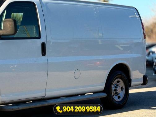 Summit White 2019 Chevrolet Express 2500 Work Van