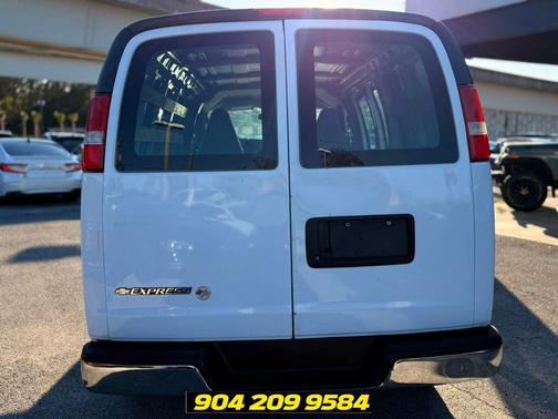 Summit White 2019 Chevrolet Express 2500 Work Van