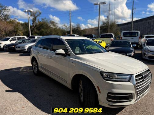 White 2018 Audi Q7 3.0T Premium Plus