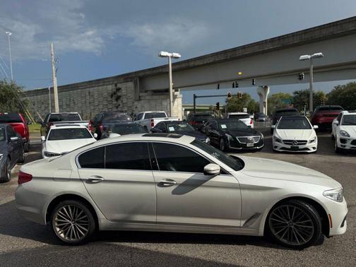 2018 BMW 530 530i