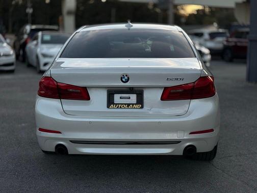 2018 BMW 530 530i