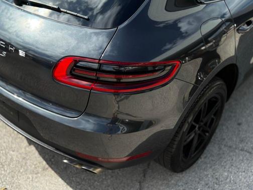 2018 Porsche Macan S
