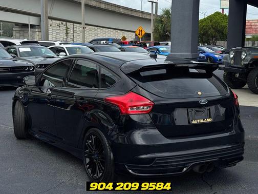 Shadow Black 2018 Ford Focus ST