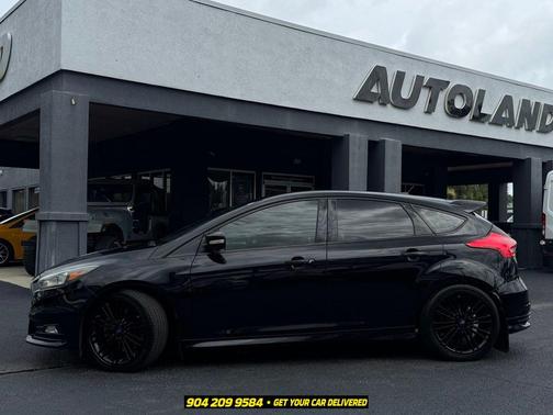 Shadow Black 2018 Ford Focus ST