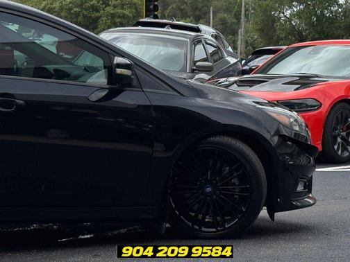 Shadow Black 2018 Ford Focus ST