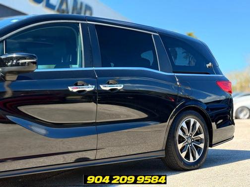 Crystal Black Pearl 2021 Honda Odyssey EX-L
