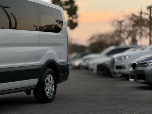 2015 Ford Transit-150 XLT