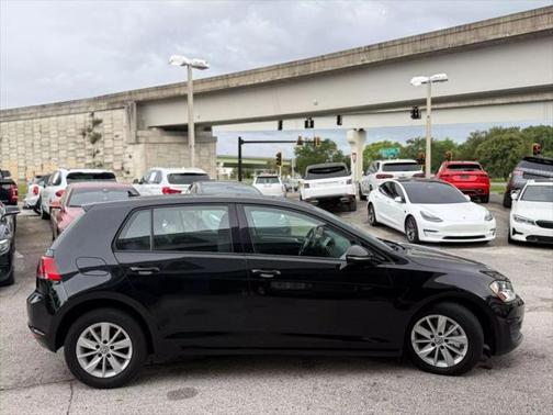 2016 Volkswagen Golf TSI S 4-Door