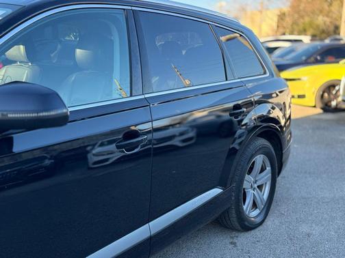 2019 Audi Q7 45 Premium Plus