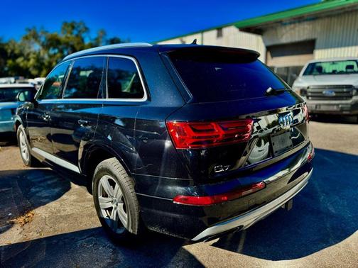 2019 Audi Q7 45 Premium Plus