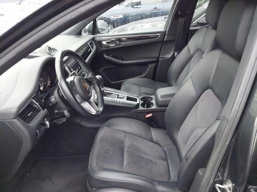 2017 Porsche Macan Base
