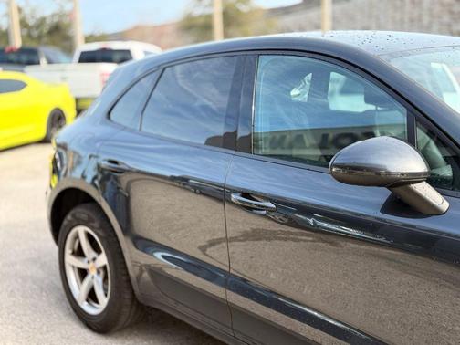 2017 Porsche Macan Base