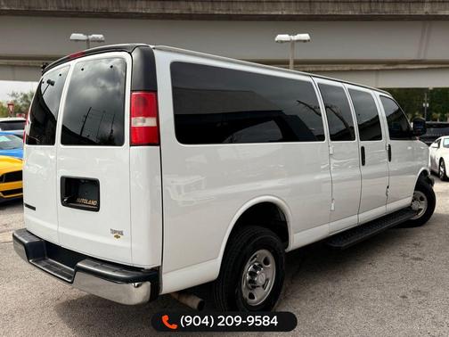 Summit White 2019 Chevrolet Express 3500 LT